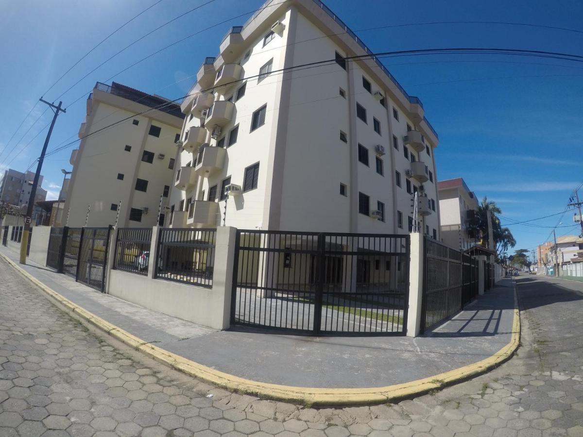 Apartamento Na Praia Grande Proximo A Feirinha E Mercado Ubatuba Kültér fotó